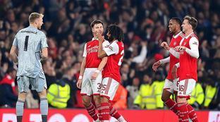 成紧张对抗 成紧张对抗